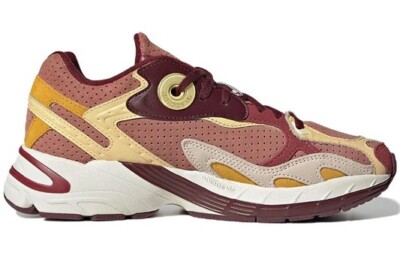 Adidas Astir Damen-Turnschuhe / burgundfarben orange / UVP £90
