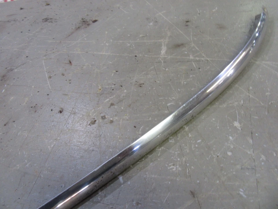 Ford Mainline Customline 1956 parabrisas delantero exterior moldura borde superior Foto 4 de 4