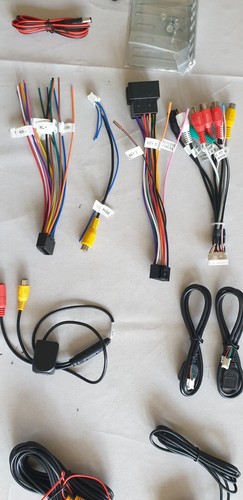 Kit Cablaggio Autoradio con Telecamera di Backup Multicolore - Foto 7 di 8