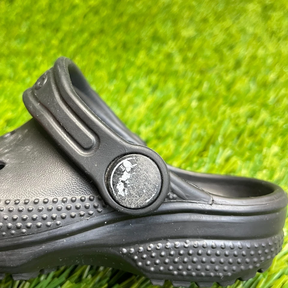 Crocs clássico tamanco criança tamanho 7C preto praia caminhada ao ar livre sandálias slip on - Imagem 2 de 4