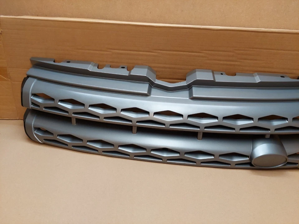 Range Rover Evoque L538 Radiator Grille 2012-2018 LR076020 NEW GENUINE - Image 4 of 4