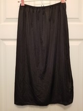 Vintage Nylon Side Slit Half Slip Black Size Medium 27" Length EUC