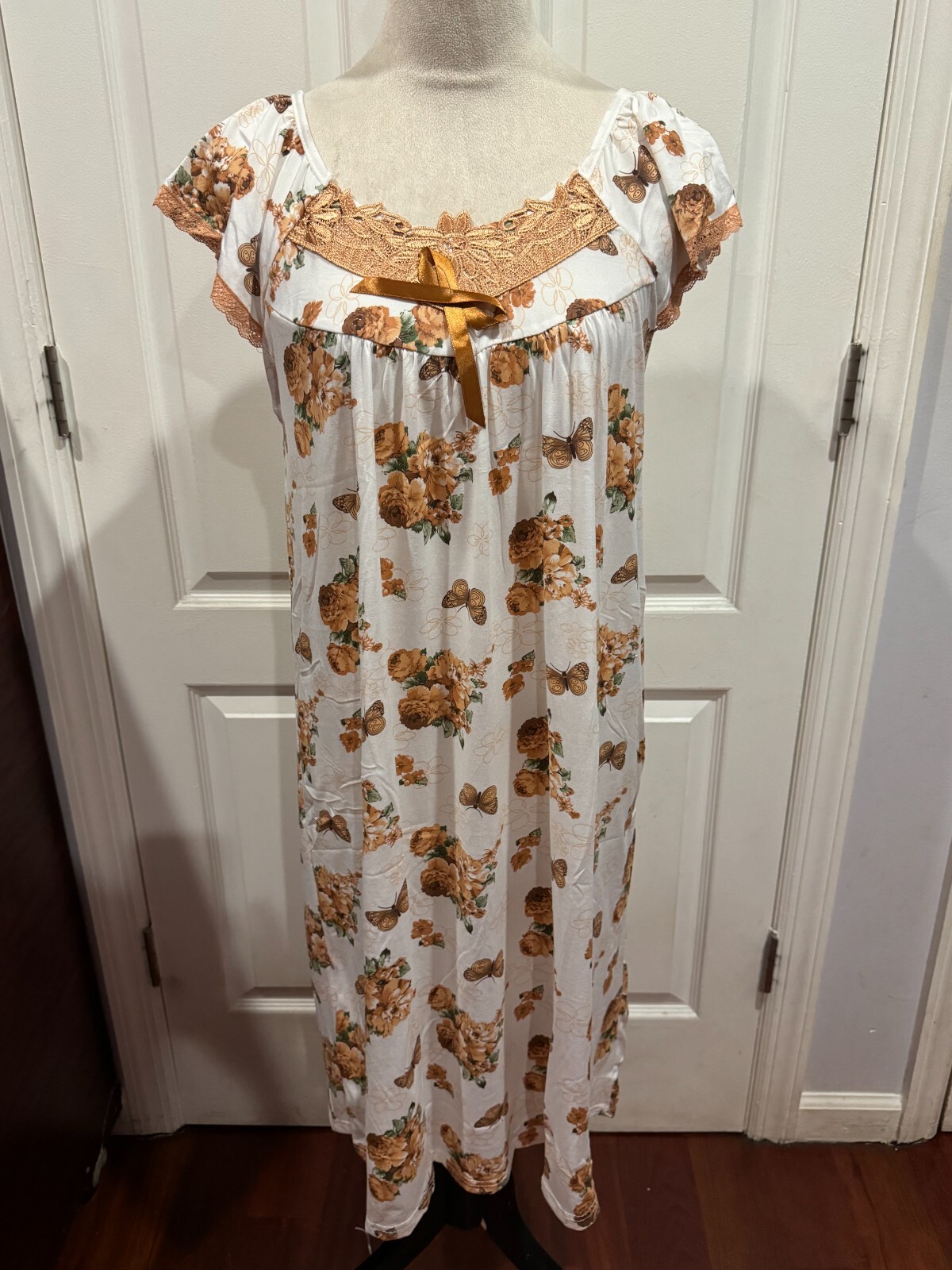 Picture 1 of 4