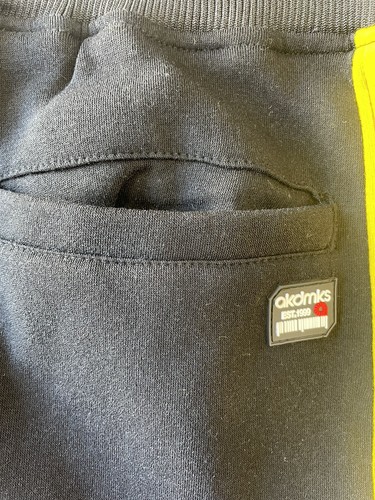 Neu Herren AKADEMIKS Jogger Kordelzug Jogginghose schwarz/gelb Größe: 2XLarge - Bild 6 von 6