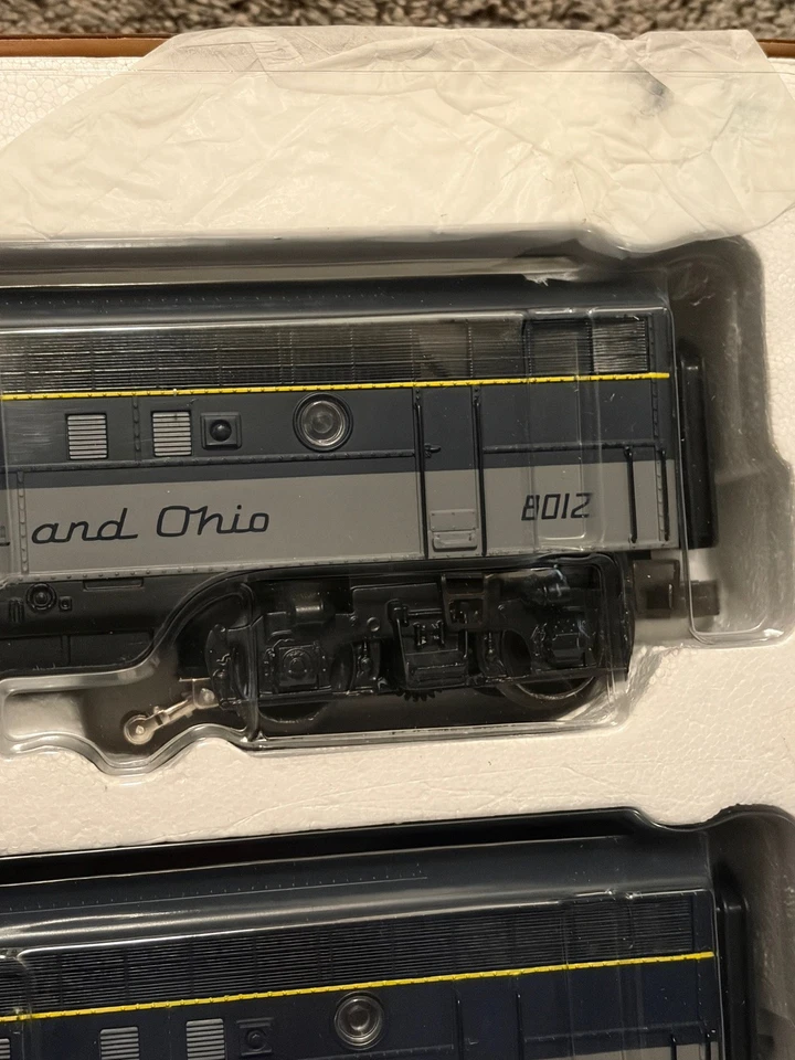 Juego de locomotora diésel K-Line F-Seris Chesapeake y Ohio F7 ABA #8012/8013/8506 Foto 3 de 4