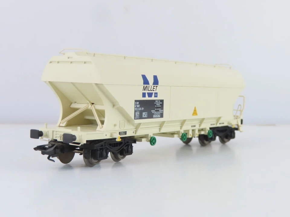 Märklin: Three Car MILLET Grain Hopper Silo Car Set SNCF - #46323 - New In Box! - Image 2 of 4