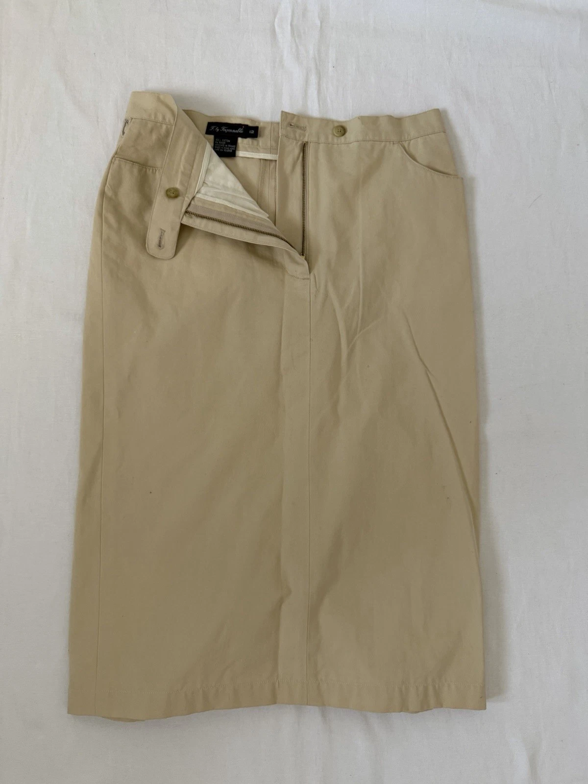 F. by Faconnable womens vintage beige cotton midi skirt size 12 (fits smaller )
Opens in a new windo