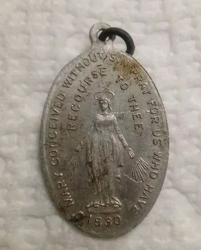 4 Vintage Blessed Virgin Mary Miraculous Medals M19 - Picture 3 of 13