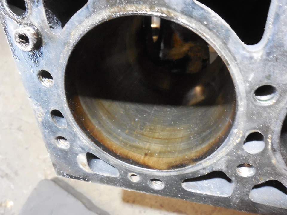 Bloque de hierro cilindro motor 1170110401 72-75 Mercedes Benz R107 450SL 450SLC Foto 3 de 4