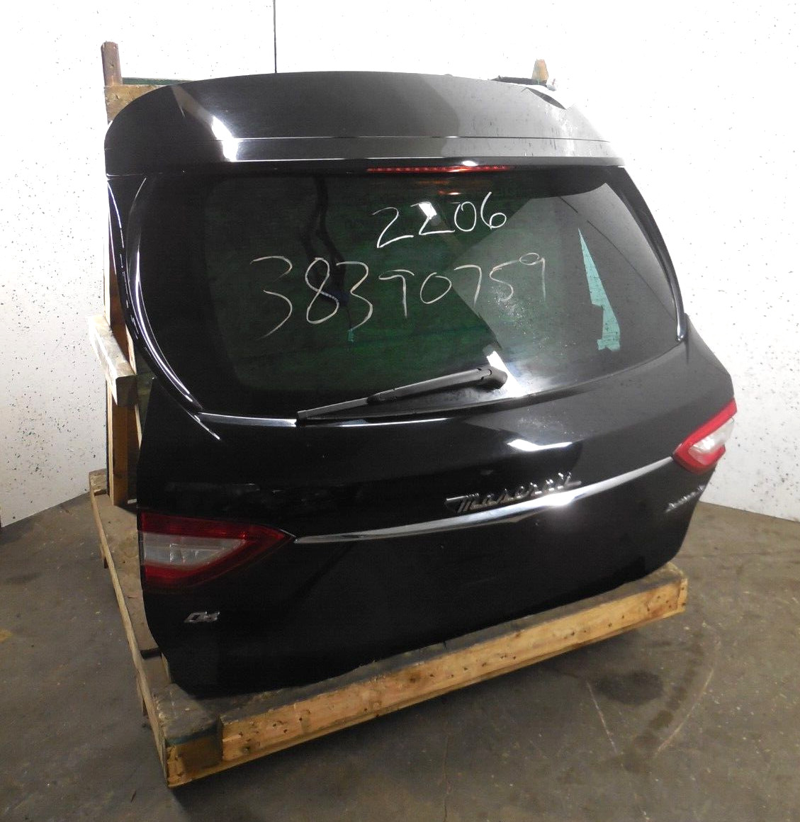 2017 2018 2019 2020 Maserati Levante Rear Hatch Lid Liftgate OEM 820