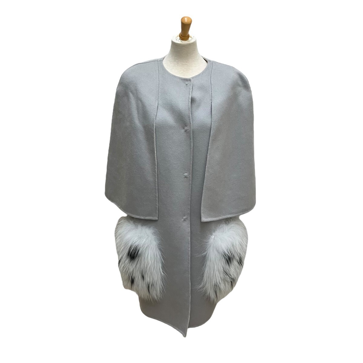 FENDI Cape coat pocket fur FF8285 W1D Gray Size: 40 | eBay