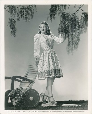 THREE ORIGINAL PUBLICITY PHOTOGRAPHS OF EVELYN ANKERS 1941-1943 #164372