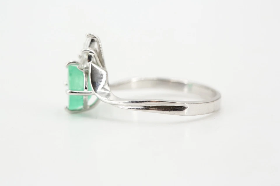 0,85 ct. Smaragd Ring 585 Baguette Diamanten 0,10 ct. SI1-SI2 I-J Ringgröße 55 - Bild 2 von 4