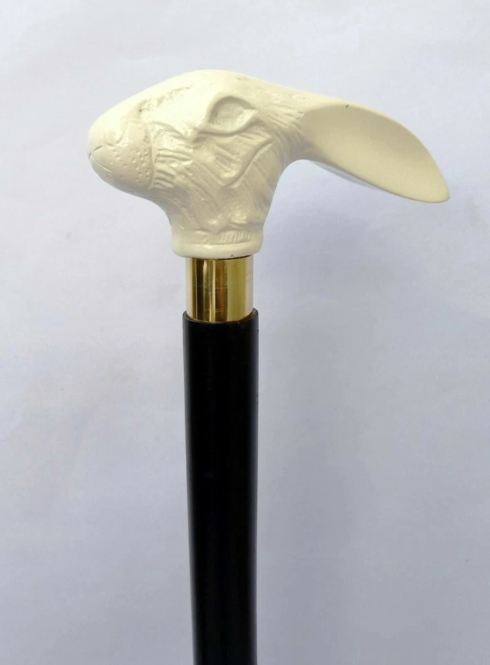 Bastón de madera con mango de cabeza de conejo cara de conejo blanco de latón Foto 2 de 4