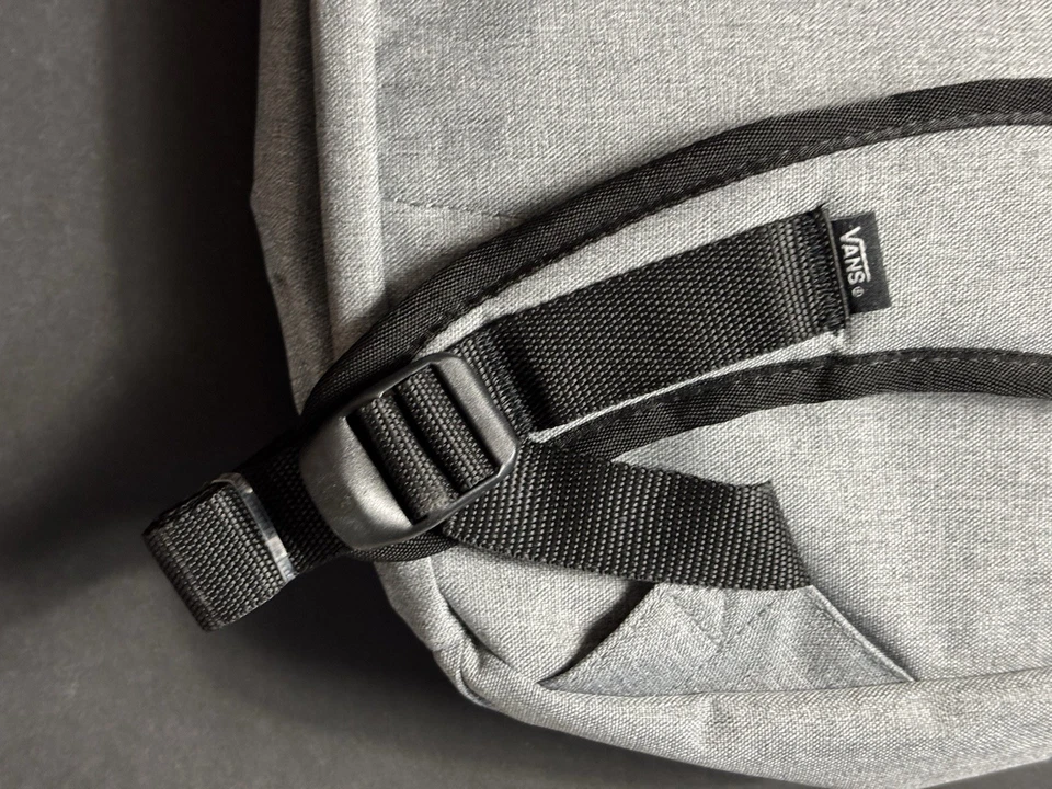 MOCHILA VANS OLD SKOOL NUEVA CON ETIQUETAS GRIS Foto 4 de 4