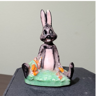 Warner Bros. Bugs Bunny Looney Tunes Ceramic Figurine Cartoon Statue