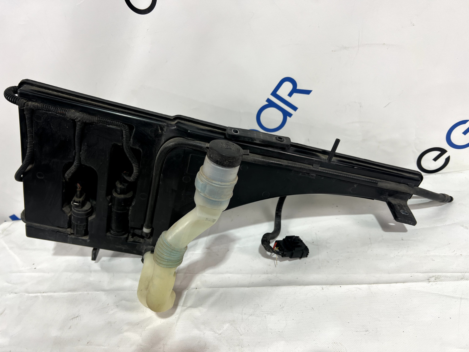 2014-2016 Maserati Quattroporte Windshield Washer Fluid Bottle Reservoir OEM
