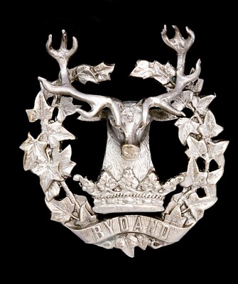 Gordon Highlanders Offiziers Mützenabzeichen gepunzt Silber