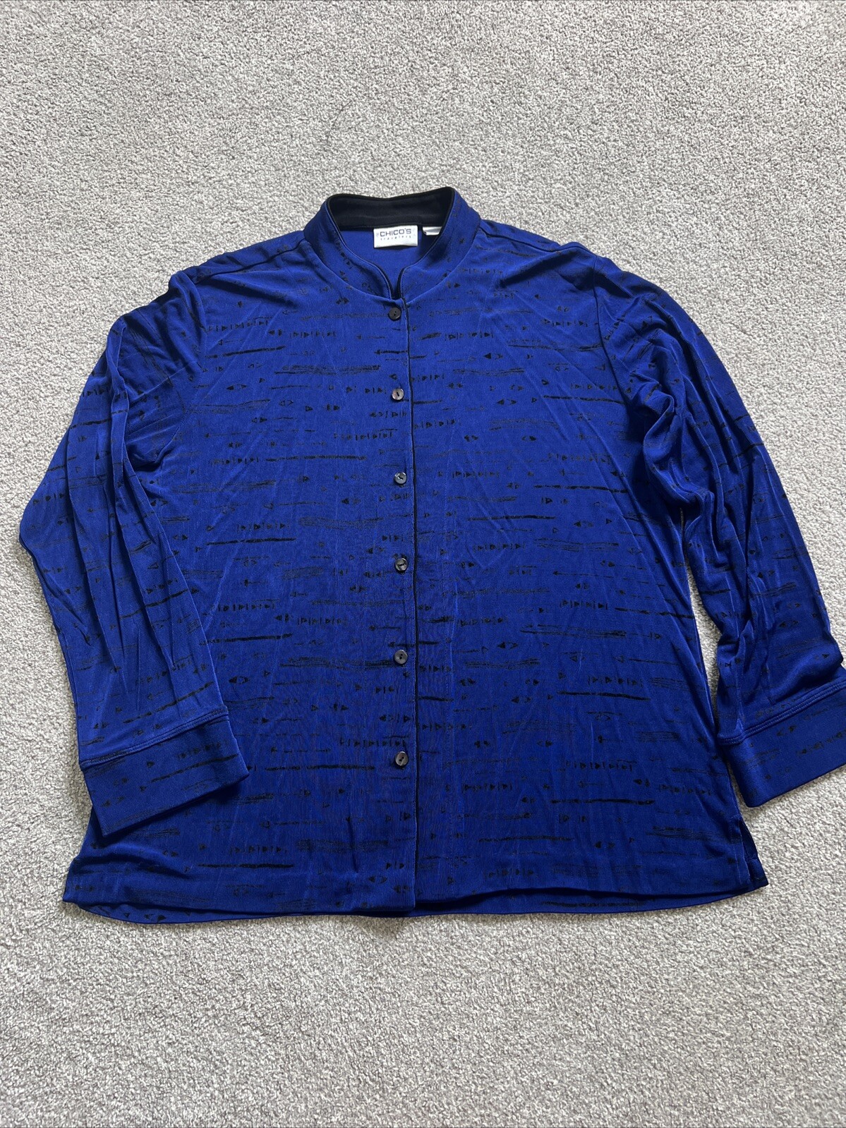 Womens Size 2 Blue Arrow Pattern Button Shirt Blo… - image 1