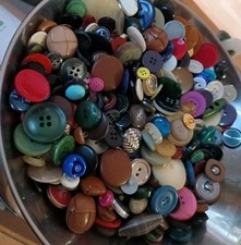 1kg alte Knopfsammlung verschiedene Knöpfe Konvolut 1000g