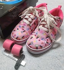 Heelys Girls PRO 20 Prints Skate Shoes, Pink Rainbow Youth 1 HES10335H