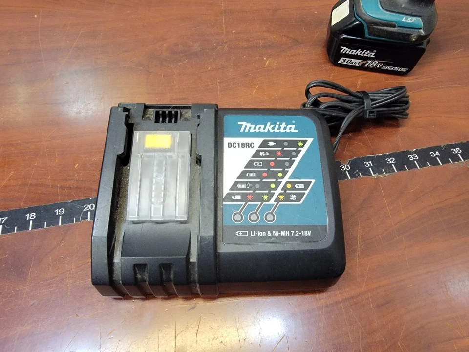 Makita LXPH01 18-voltios LXT Juego de Taladro/Destornillador/Martillo Inalámbrico Foto 2 de 4