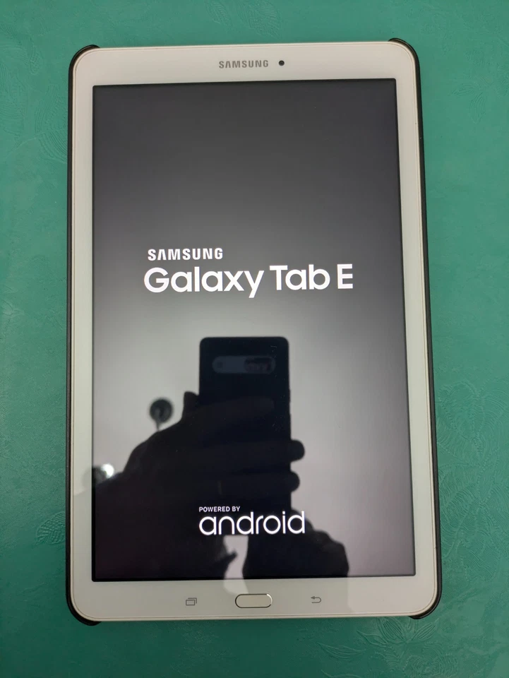 Samsung Galaxy Tab E Bianco - Immagine 2 di 4