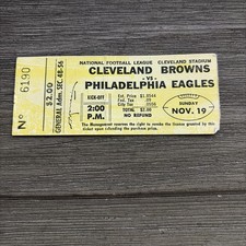 Ball Boys Review - New Sports Memorabilia Show Dishes Up a Home Run 18