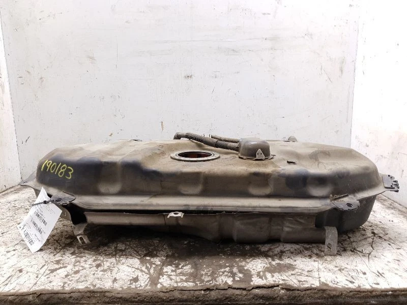 03-05 TOYOTA ECHO 1.5L FWD AT GAS FUEL TANK Foto 2 de 4