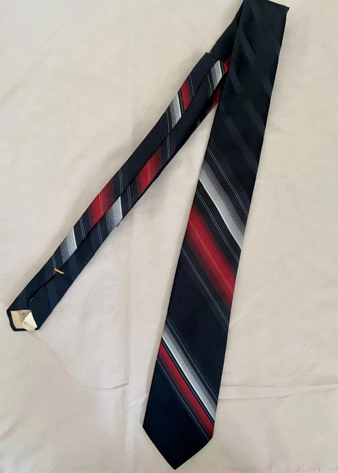 Gravata listrada vintage Don Loper of Beverly Hills 57"x 3" azul marinho, vermelha, branca, cinza - Imagem 3 de 3