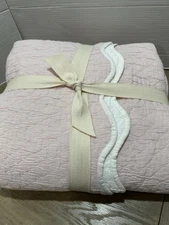 Pottery Barn Teen Sweet Scalloped Coverlet  Full Queen  Soft Rose