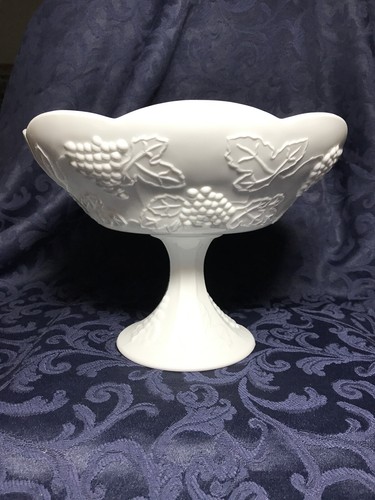 Vintage Milchglas von Anchor Hocking, Standschale Bonboniere Trauben - Bild 1 von 6