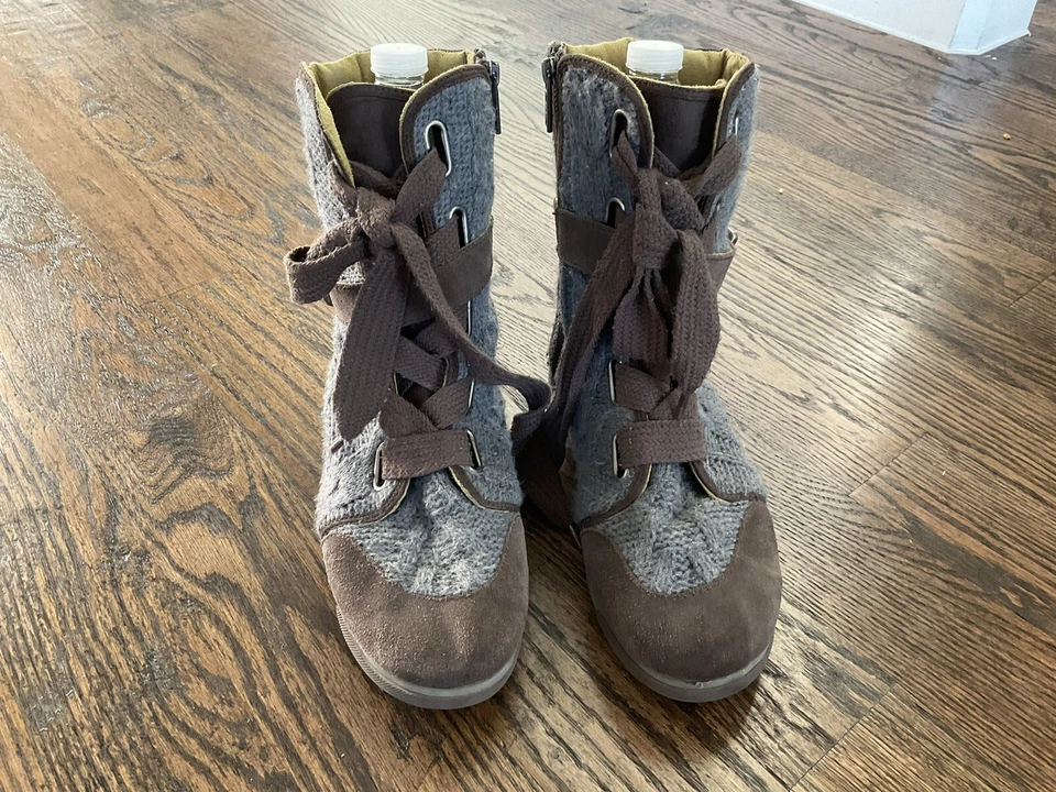 BC FOOTWEAR Gris Suéter Gamuza Con Cordones Parte Superior Alta Hebilla al Tobillo Botas Talla 10 Foto 2 de 4