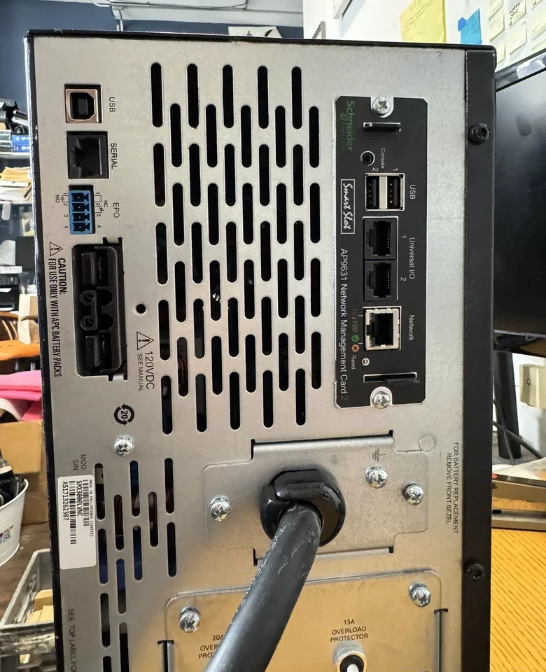 Unidad inteligente APC SMX3000LVNC X 3000 VA, 2700 W, rack/torre, 100-127 V, con tarjeta de red Foto 4 de 4