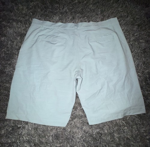 Travis Mathew Golf Shorts Men's 42 Light Teal Polyester Blend Stretch RN 123280 - Picture 2 of 8