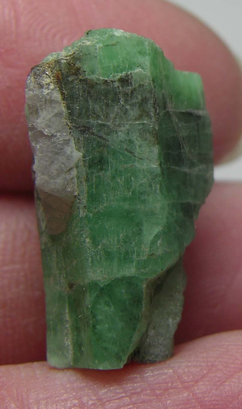 19.50ct Natural Ha Giang Vietnam Emerald Crystal Specimen 3.9g 21mm