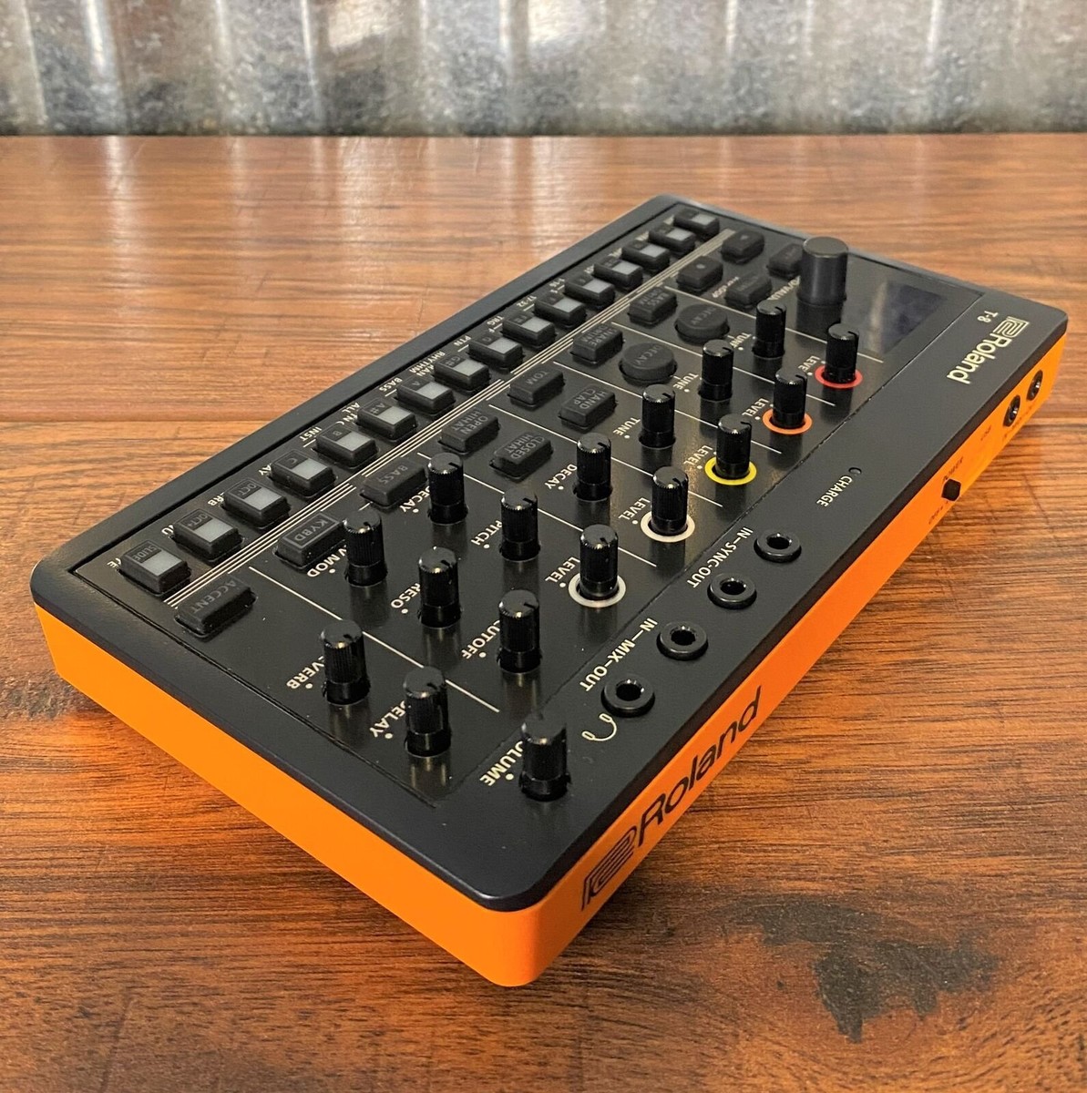 Roland T-8 AIRA Compact Beat Machine Synthesizer Drum