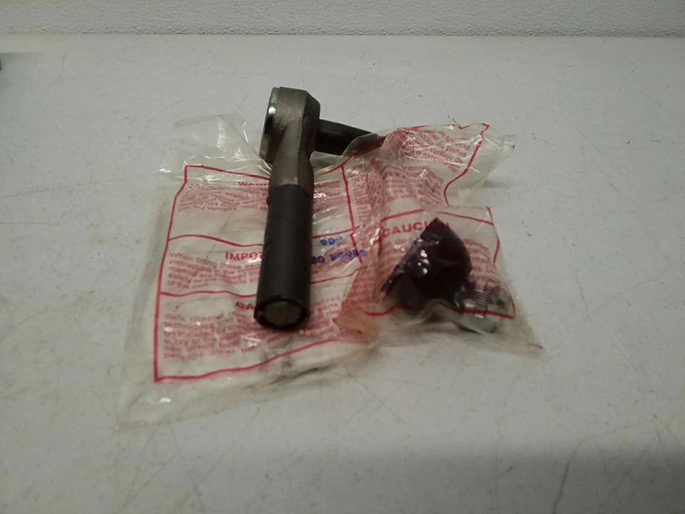 Extremo de varilla de amarre de dirección exterior izquierda McQuay-Norris ES2215L - Duradero, ajuste preciso Foto 3 de 4