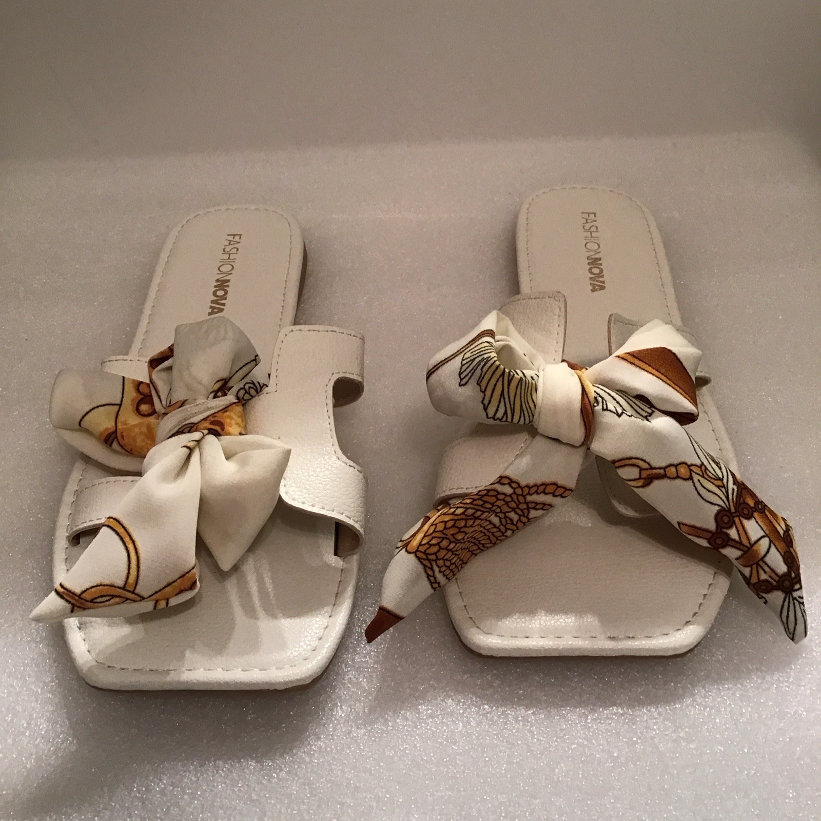 APL Moda Nova Bon Voyage sandali bassi slip on scarpe donna taglia 8 ENZIO usati