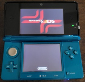 Nintendo 3DS Aqua Blue US Handheld System Game Stylus Universal & Car Charger