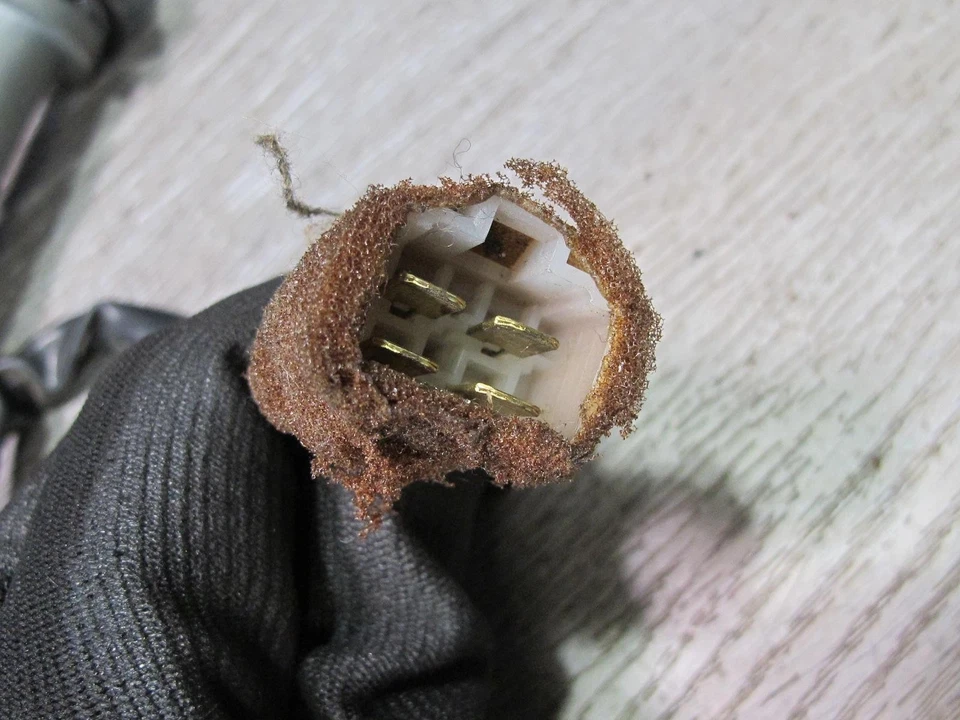 86-91 MAZDA RX7 FC3S CUPÉ RADIO TRASERA ANTENA DE ALIMENTACIÓN CON MONTAJE DE MOTOR OEM Foto 4 de 4