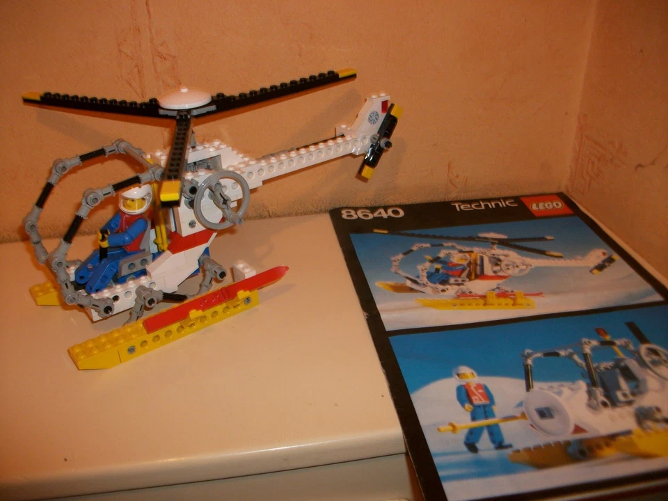 LEGO Technic 8640 Polar Copter, photo 2 sur 5