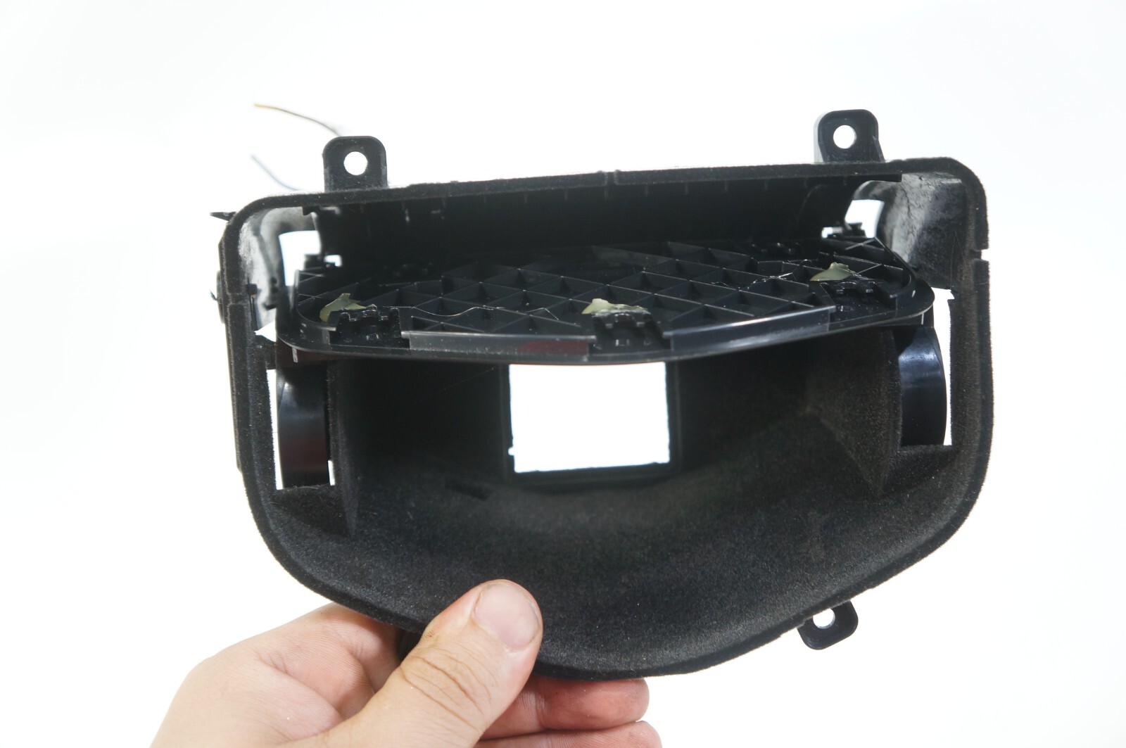 14-2022 maserati quattroporte ghibli center console storage holder compartment