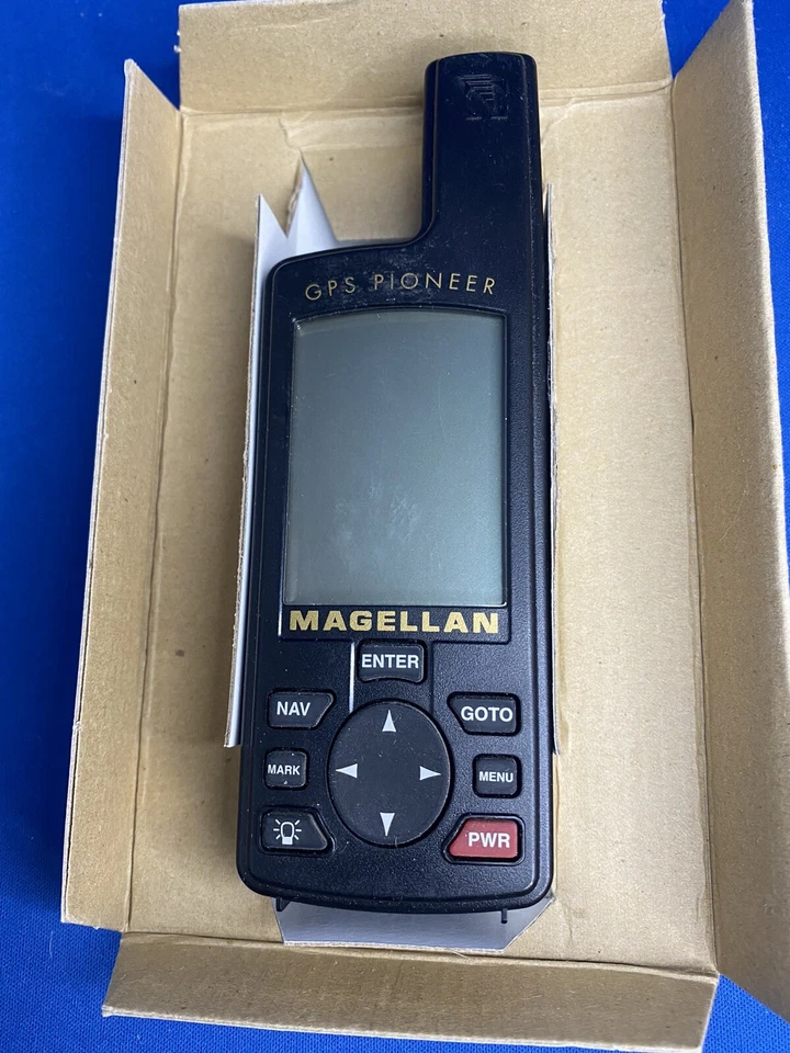 MAGELLAN GPS PIONEER SATELLITE NAVIGATOR HANDHELD TAIWAN - Image 2 of 4