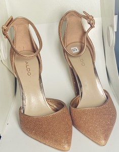 gold shoes with chunky heel