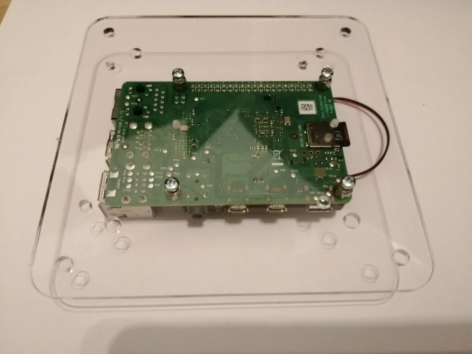Omni Pi Raspberry Pi VESA-compatable mount suits RasPi 2, 3, 4, 5, Zero with SSD - Image 4 of 4