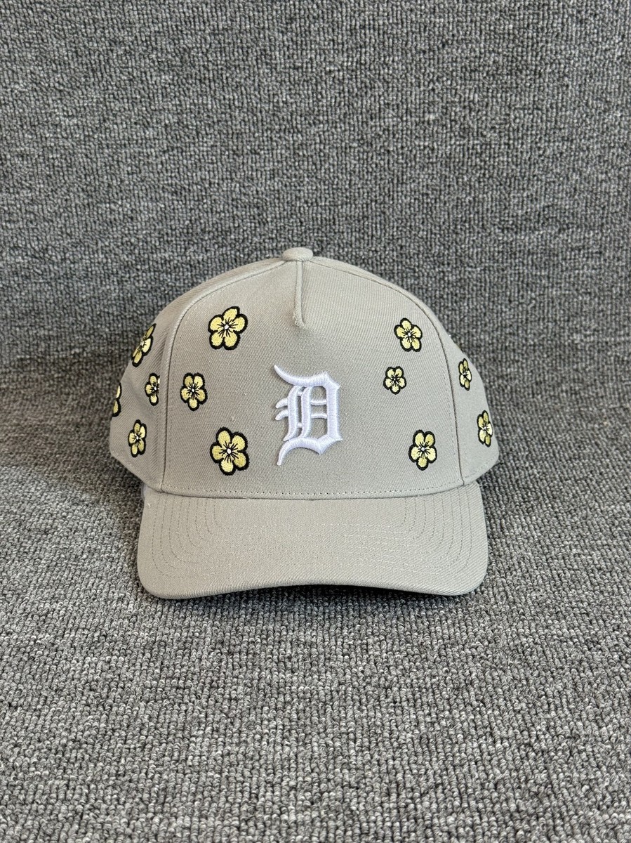 Mitchell & Ness Detroit Tigers MLB Floral Snapback Curved Light Gray Hat