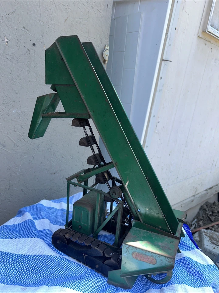 Juguetes modelo Doepke vintage 1950 barbero Greene cargador de arena juguete de acero prensado Foto 3 de 3