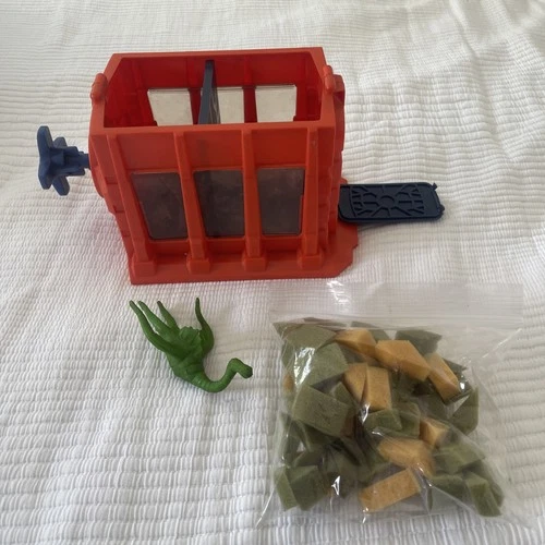 DEFECTIVE 1978 Vintage Kenner Star Wars Death Star Trash Compactor  with G3D