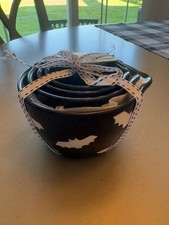 Rae Dunn Set of 4 Halloween Measuring Cups Black with White Bats